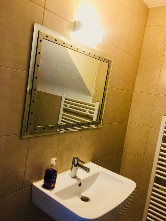 Gaststaette Lin Garden Hotell Untergruppenbach Eksteriør bilde