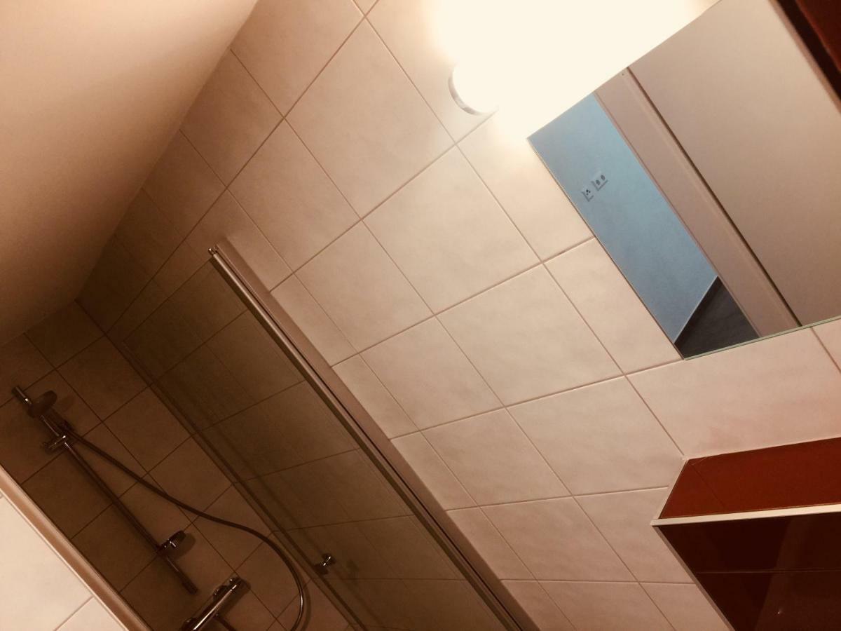 Gaststaette Lin Garden Hotell Untergruppenbach Eksteriør bilde