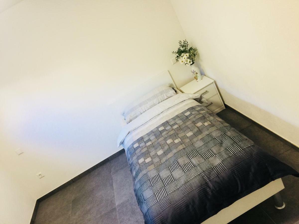Gaststaette Lin Garden Hotell Untergruppenbach Eksteriør bilde